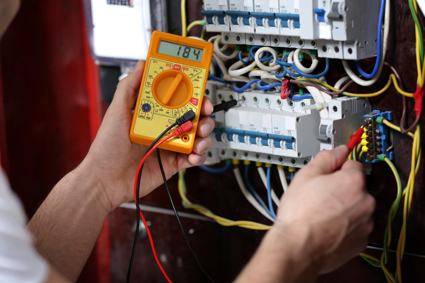 Electrician Training Options for Aspiring Electricians